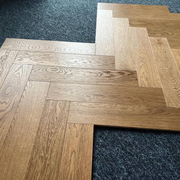 Jodełka klasyczna 11x120x600 Lakier Nugat